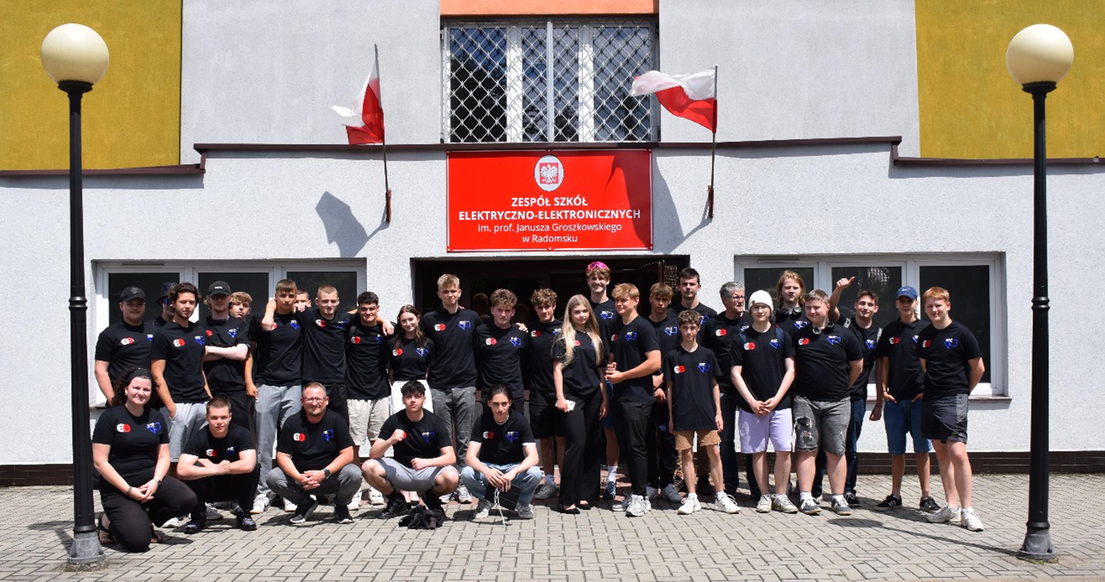 240708 DE PL Gruppe vor der ZSE E Radomsko LowRes